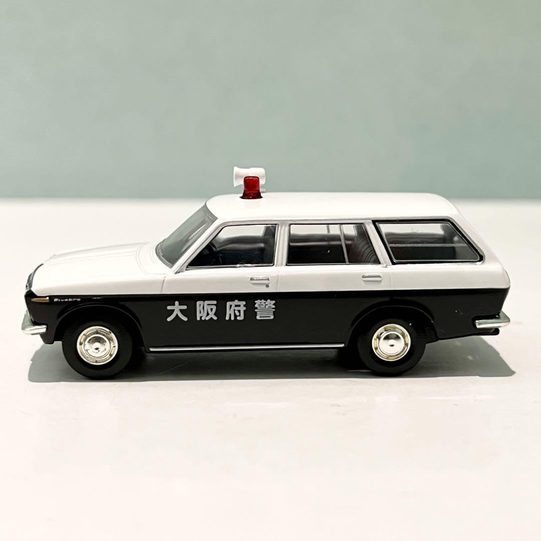 トミカリミテッドヴィンテージ ダットサン ブルーバードバン パトロールカー Amazon.co.jp: トミカリミテッドヴィンテージ ダットサン ブルーバード